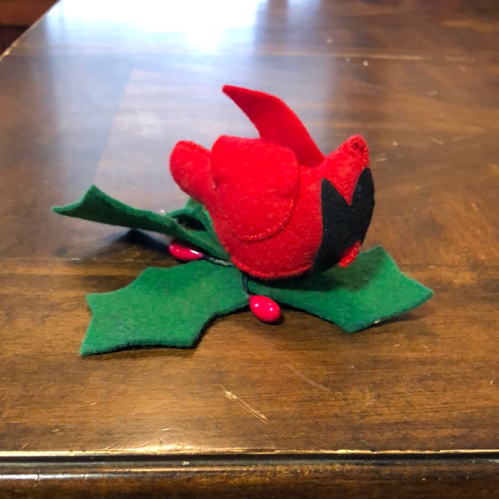 Handcrafted Red Cardinal Ornament - Picture 1 of 6